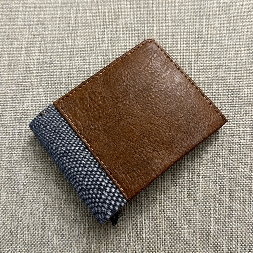 💵 NWOT! Sun and Stone RFID Blocking Wallet with Card Holder Insert